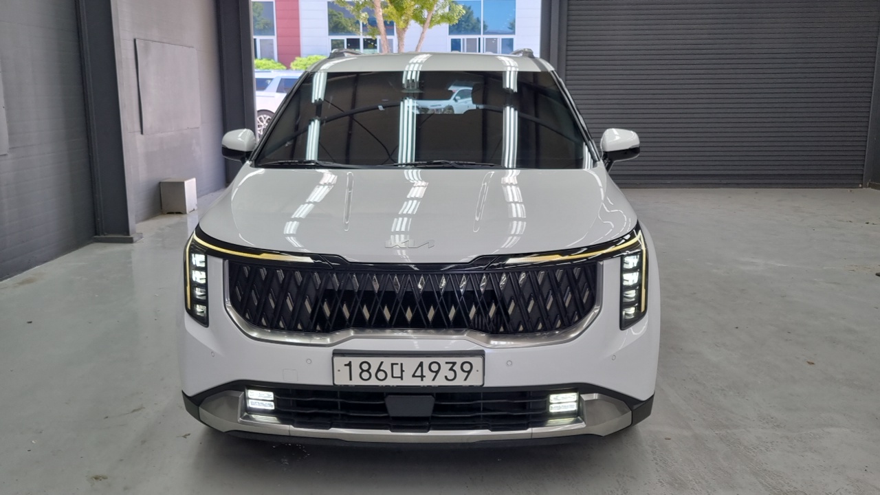 Kia Carnival 2024 thumb 3