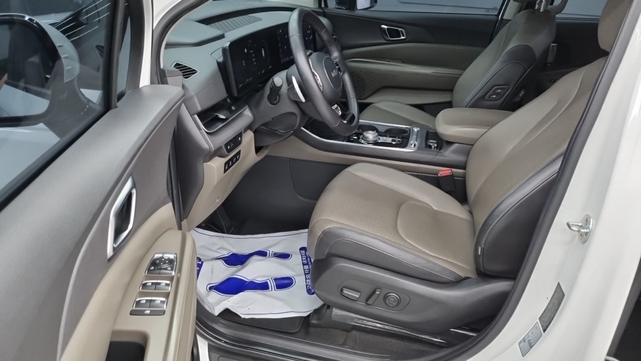 Kia Carnival 2024 thumb 10