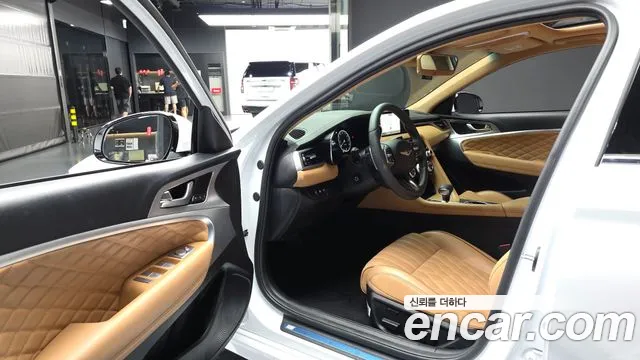 Genesis G70 2022 thumb 9