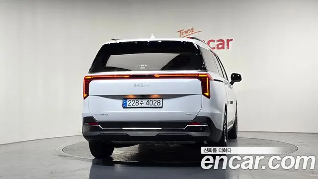 Kia Carnival 2024 thumb 3