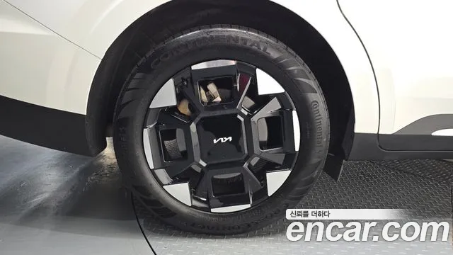 Kia Carnival 2024 thumb 4