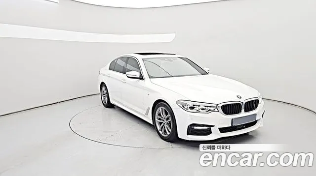 BMW 5-Series 2020 thumb 3