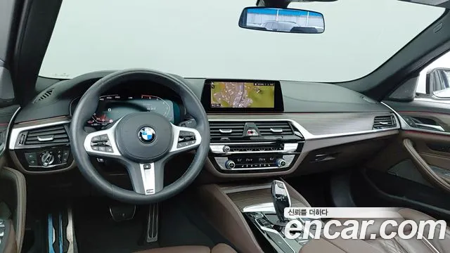 BMW 5-Series 2020 thumb 6