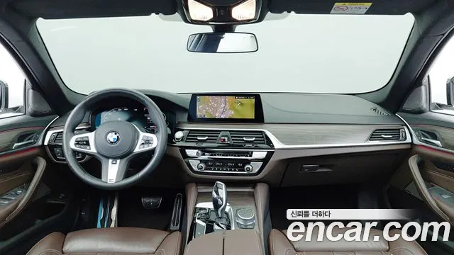 BMW 5-Series 2020 thumb 7