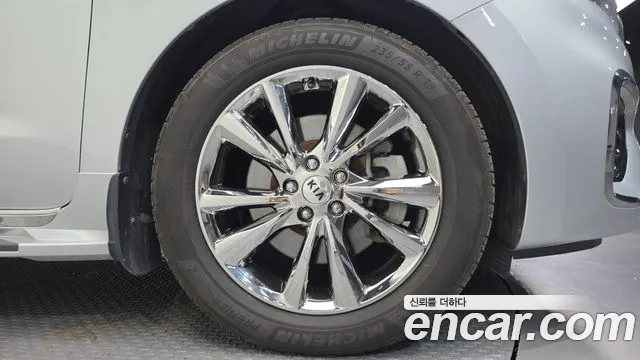Kia Carnival 2018 thumb 5
