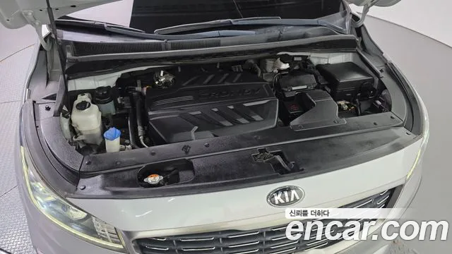 Kia Carnival 2018 thumb 6