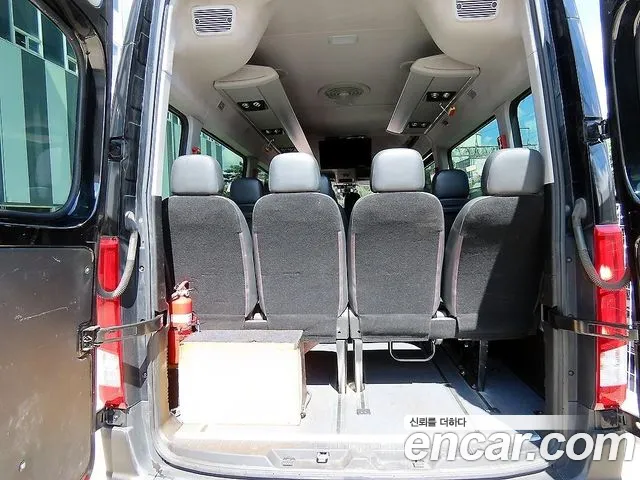 Hyundai Staria 2016 thumb 8