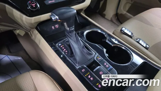 Kia Carnival 2018 thumb 9