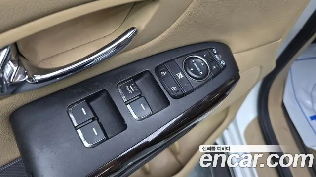 Kia Carnival 2018 thumb 12