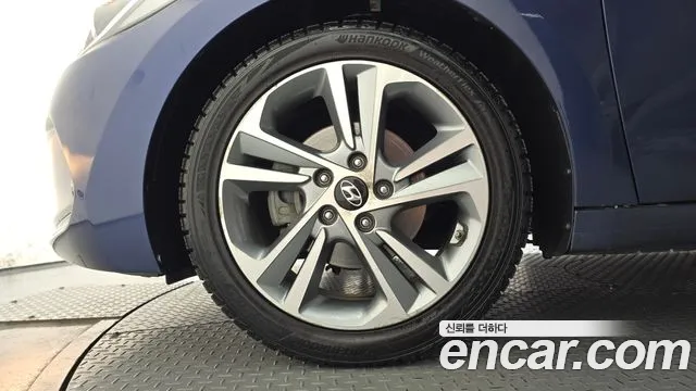 Hyundai Avante 2017 thumb 5