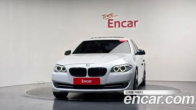 BMW 5-Series 2012 thumb 2