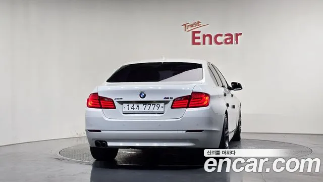BMW 5-Series 2012 thumb 3