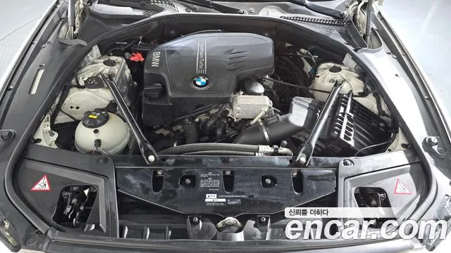 BMW 5-Series 2012 thumb 5