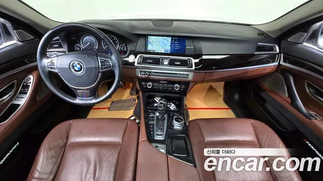 BMW 5-Series 2012 thumb 6