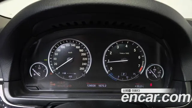 BMW 5-Series 2012 thumb 7