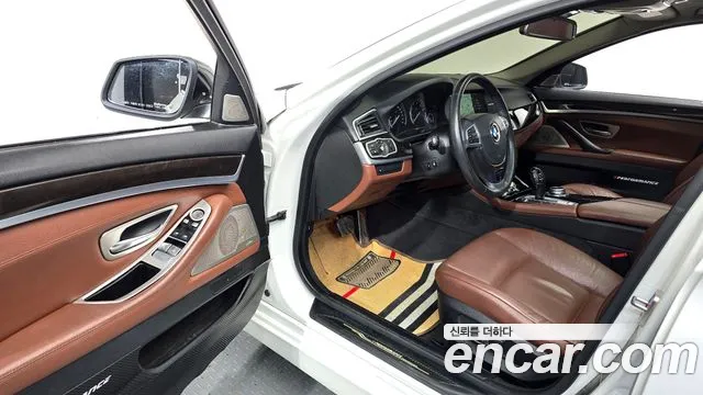 BMW 5-Series 2012 thumb 9