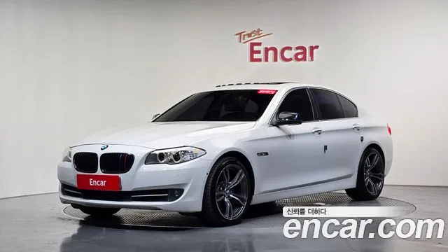 BMW 5-Series 2012 thumb 10