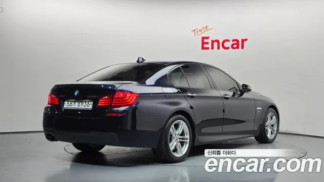 BMW 5-Series 2016 thumb 2