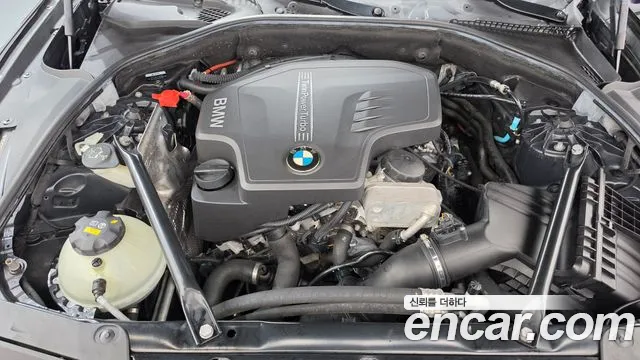 BMW 5-Series 2016 thumb 6