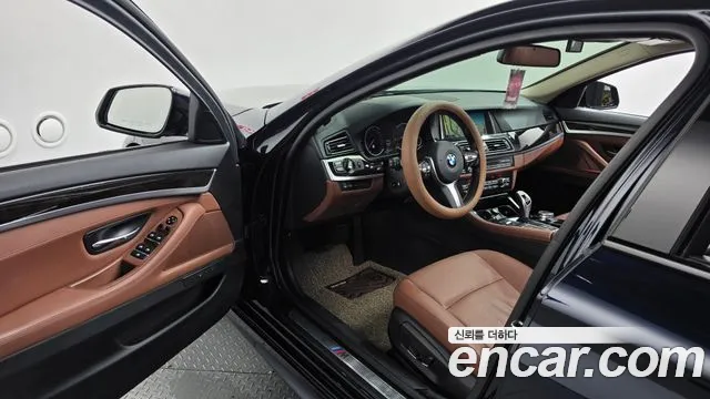 BMW 5-Series 2016 thumb 10