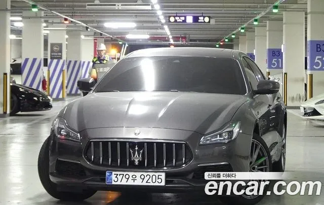 Maserati Quattroporte 2022 thumb 2