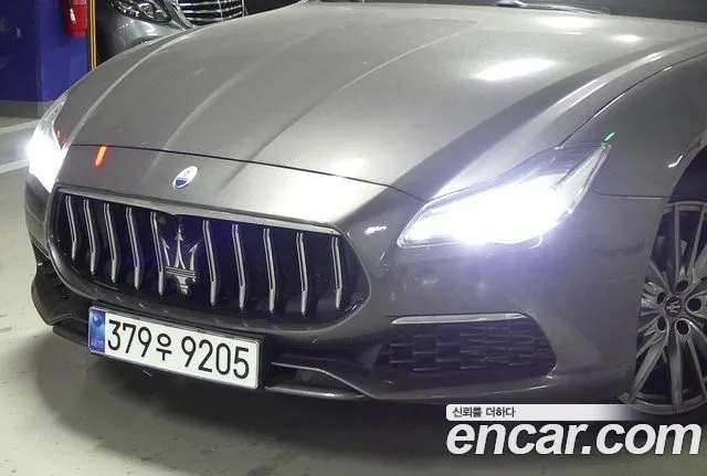 Maserati Quattroporte 2022 thumb 11