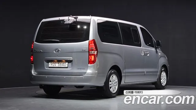 Hyundai Starex 2017 thumb 2