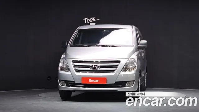 Hyundai Starex 2017 thumb 3