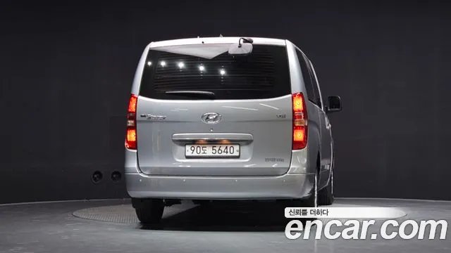 Hyundai Starex 2017 thumb 4