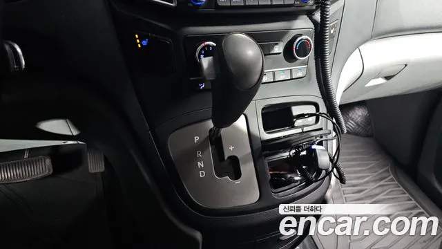 Hyundai Starex 2017 thumb 9