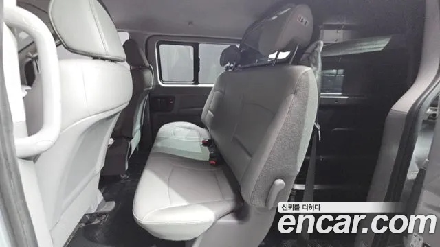 Hyundai Starex 2017 thumb 11