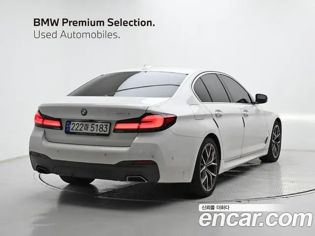 BMW 5-Series 2023 thumb 2