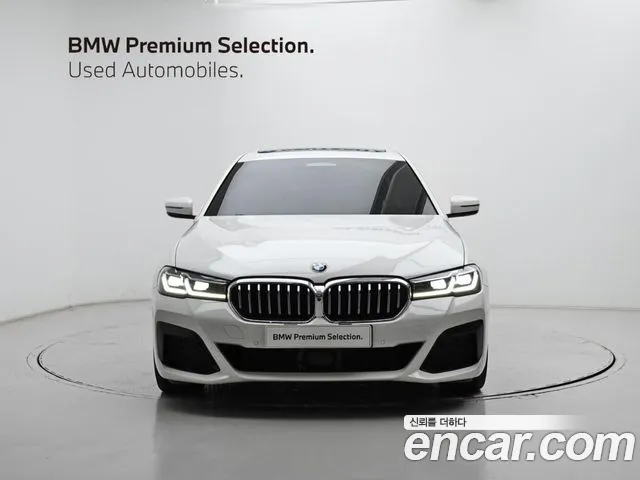 BMW 5-Series 2023 thumb 3