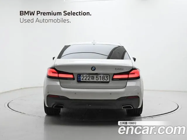 BMW 5-Series 2023 thumb 4