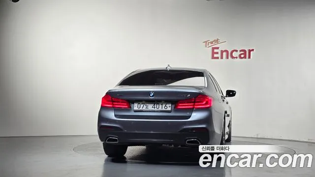 BMW 5-Series 2017 thumb 4