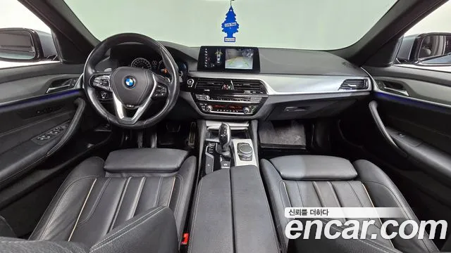 BMW 5-Series 2017 thumb 7