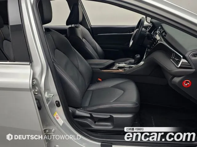 Toyota Camry 2018 thumb 10