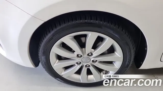 Kia Carens 2016 thumb 5