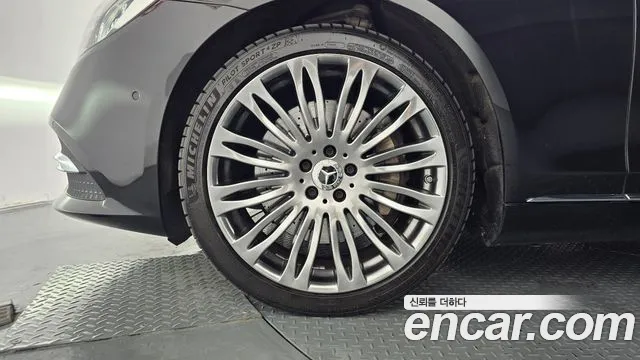 Mercedes-Benz S-Класс 2018 thumb 5