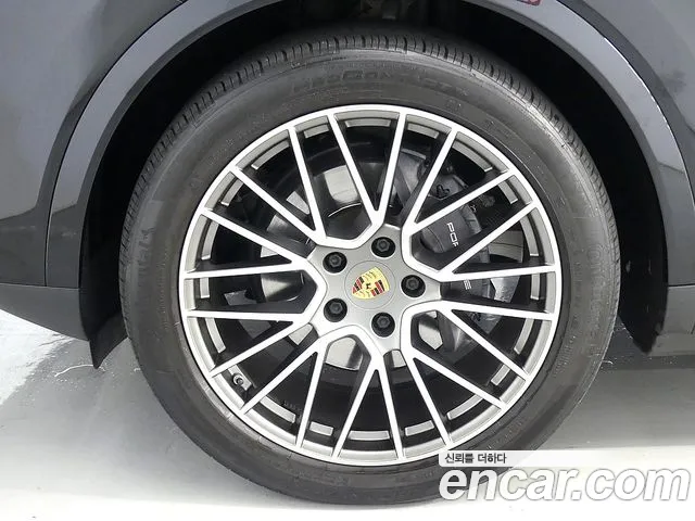 Porsche Cayenne 2022 thumb 8