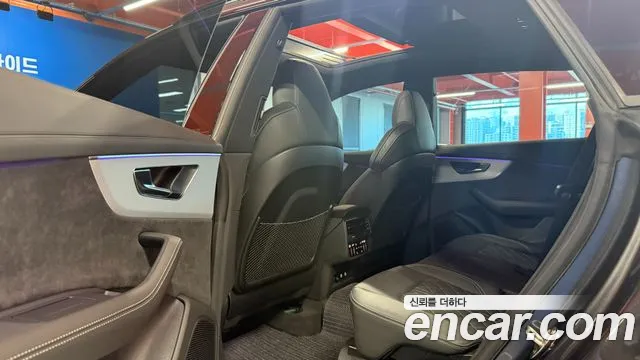 Audi Q8 2025 thumb 8