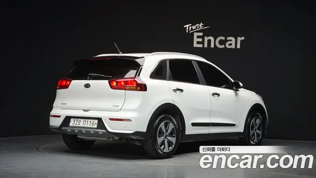 Kia Niro 2016 thumb 2