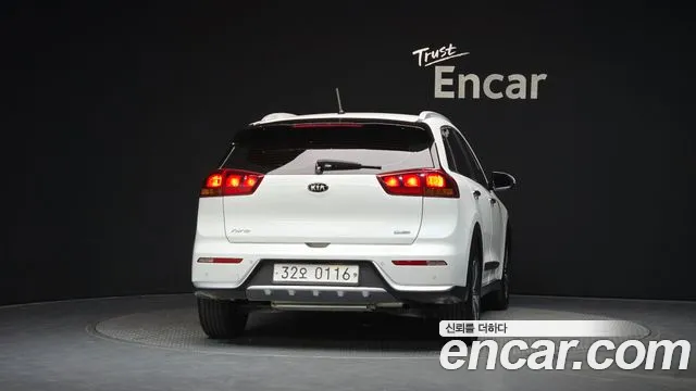 Kia Niro 2016 thumb 4