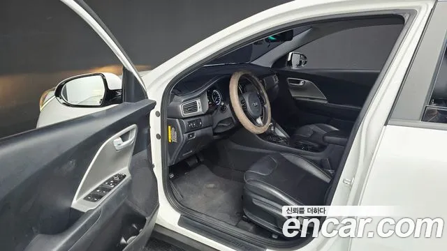 Kia Niro 2016 thumb 10