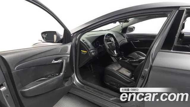 Hyundai i40 2012 thumb 10