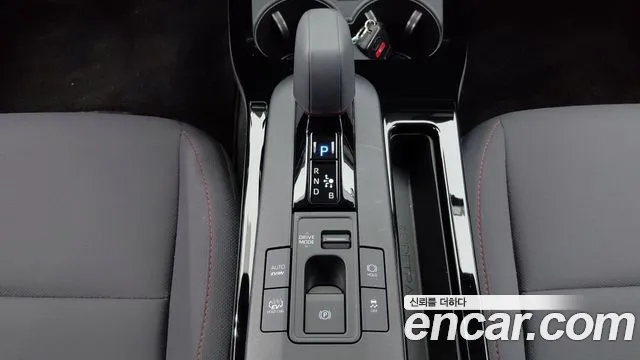 Toyota Prius 2024 thumb 9