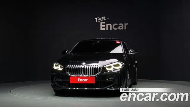 BMW 1-Series 2023 thumb 3