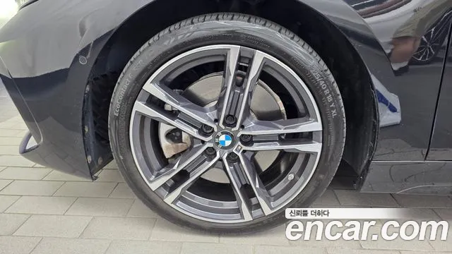BMW 1-Series 2023 thumb 5