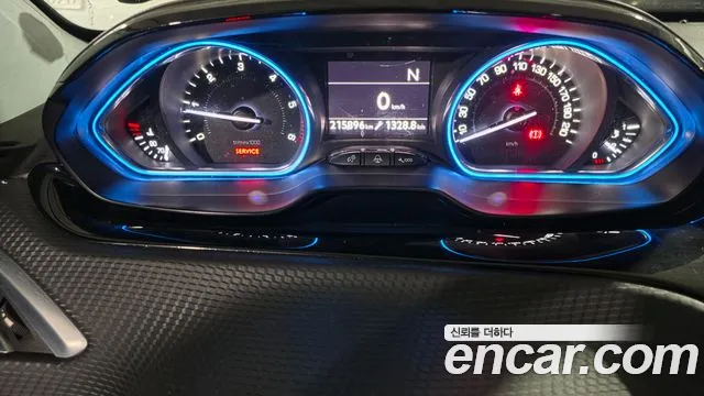 Peugeot 2008 2015 thumb 8