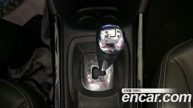 Peugeot 2008 2015 thumb 9